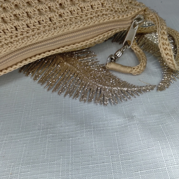 Croft And Barrow wristlet bag - Picture 2 of 4